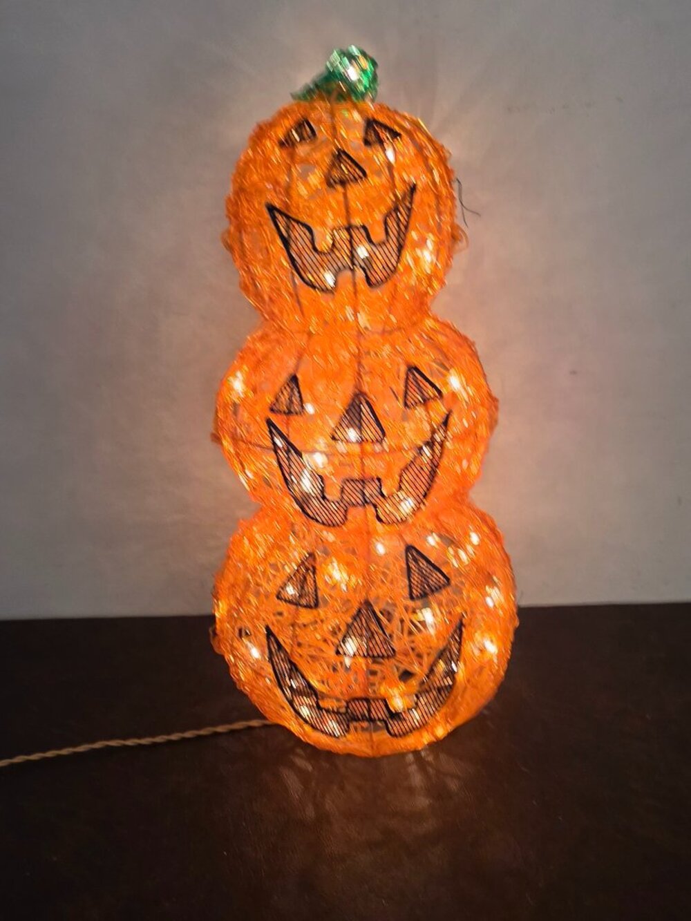 Vintage stacked pumpkin lighted Halloween decorations (Preowned)